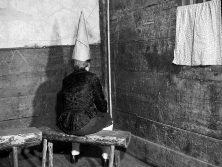 dunce.jpg